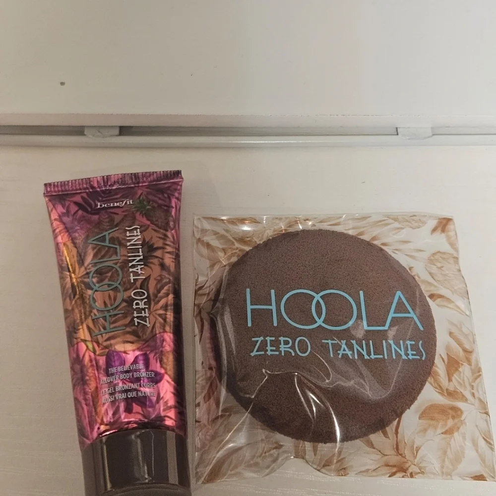 Benefit Hoola Zero Tanlines Bronzer & Sponge